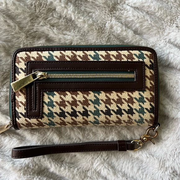 EXCELLENT CONDITION Spartina Wristlet Zipper Wallet - Picture 2 of 4